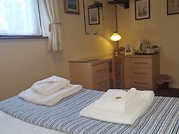 Hotel Aylwyne House NWI Zewnętrze zdjęcie